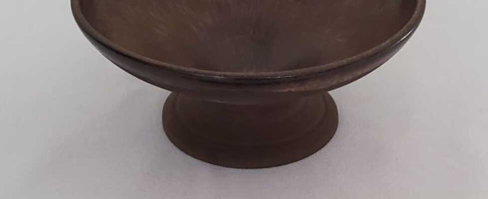 132 - Ceramic pedestal bowl